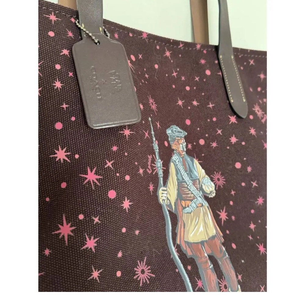 Coach X Star Wars Tote With Starry Print and Princess Leia as Boushh - Picture 2 of 9